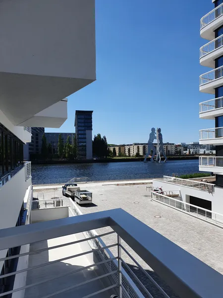 2 ZIMMER Luxus Wohnung - EBK - Wasserblick - Balkone- 1585€ Warm - 1-3 Years contract — photo 1